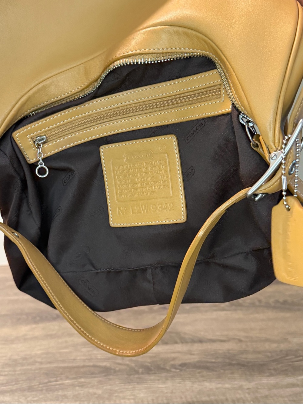 Coach Legacy West Zoe Hobo - Picture 9 of 16